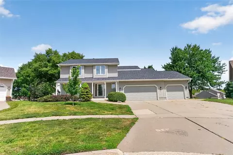 1110 Sandalwood Ct SW, Altoona, IA 50009