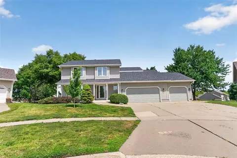 1110 Sandalwood Ct SW, Altoona, IA 50009