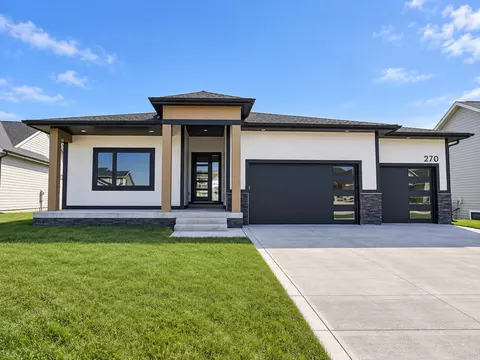 270 NW Copperleaf Ct, Waukee, IA 50263