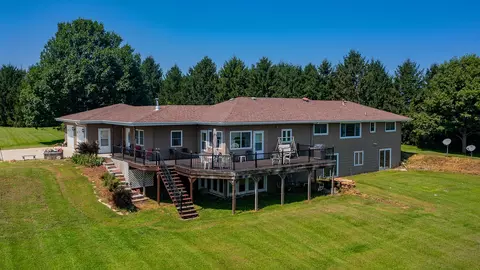 35290 M Ln, Earlham, IA 50072