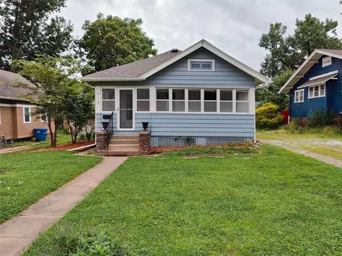 712 40th St, Des Moines, IA 50312