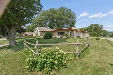 200 Fairway Dr, Clear Lake, IA 50428