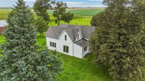16065 640th Ave, Nevada, IA 50201