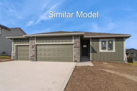 1531 NE Daybreak Ave, Polk City, IA 50226