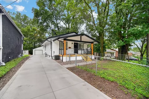 2116 23rd St, Des Moines, IA 50310