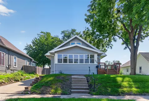 709 Ninth St, West Des Moines, IA 50265