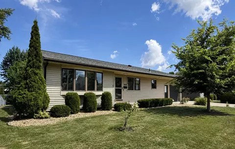 1400 Mcgowan Blvd, Marion, IA 52302