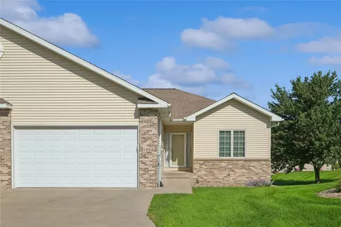 1824 Mckay Dr, Knoxville, IA 50138