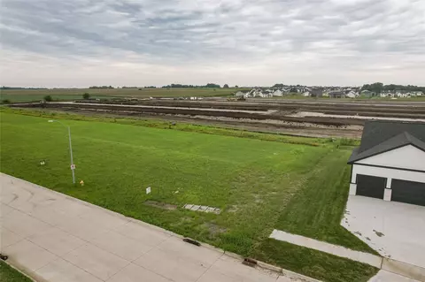 1365 NW Linda Ln, Waukee, IA 50263