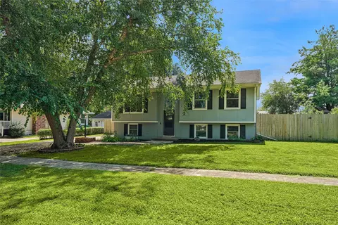1903 W 5th Ave, Indianola, IA 50125