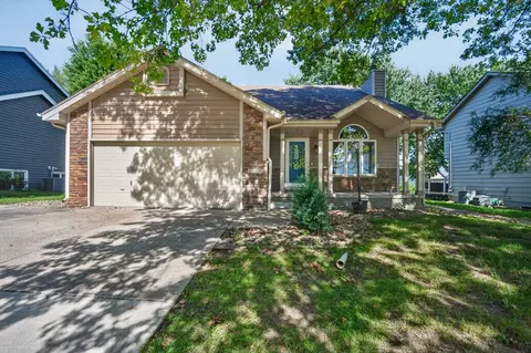 1320 E 17th St, Norwalk, IA 50211