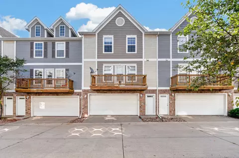 1143 Blackstone Ln, Pleasant Hill, IA 50327