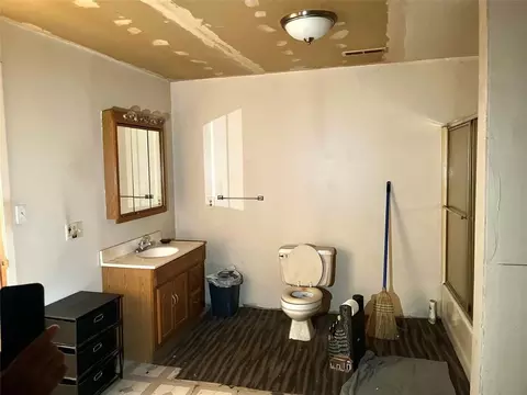 Bath - 404 Eva St, Irwin, IA 51446 photo 1 of 1