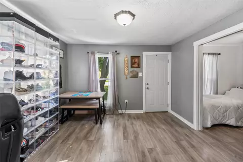 Entry Way - 202 S Walnut Ave, Ames, IA 50010 photo 2 of 6