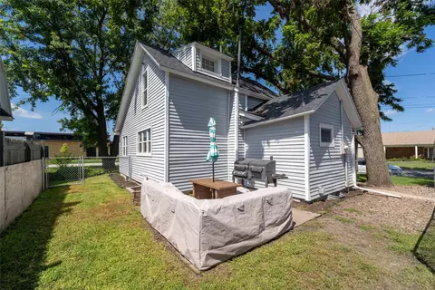 Exterior - 202 S Walnut Ave, Ames, IA 50010 photo 5 of 10