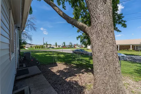 Exterior - 202 S Walnut Ave, Ames, IA 50010 photo 9 of 10