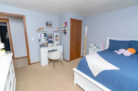 Bedroom - 401 E Benton St, Winterset, IA 50273 photo 2 of 4