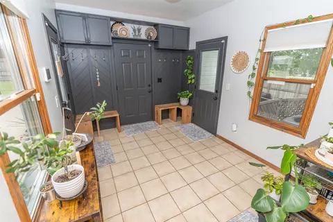 Entry Way - 401 E Benton St, Winterset, IA 50273 photo 1 of 3