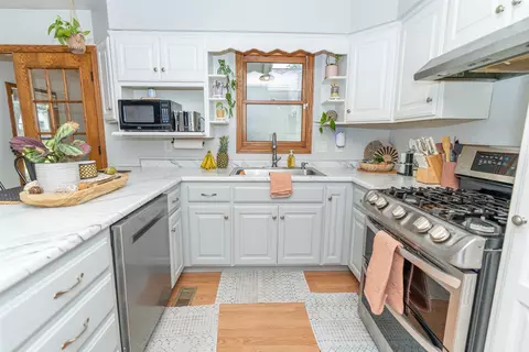 Kitchen - 401 E Benton St, Winterset, IA 50273 photo 2 of 3