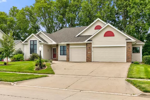 1009 NE 28th St, Ankeny, IA 50021