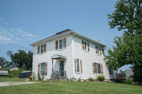 114 Deardorff Ave, Peru, IA 50222