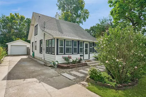 1035 58th St, Des Moines, IA 50311