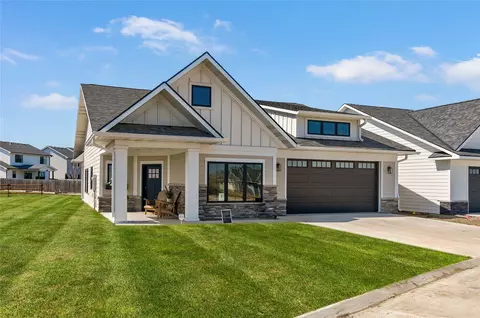 2620 SE Stonegate Ct, Waukee, IA 50263