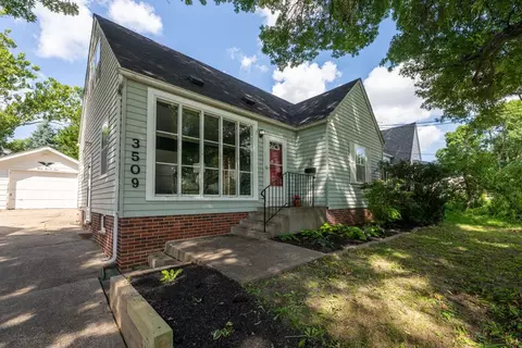 3509 Washington Ave, Des Moines, IA 50310