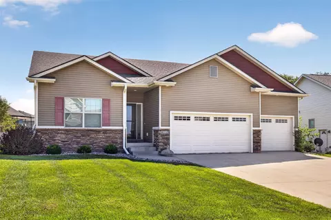 4119 145th St, Urbandale, IA 50323