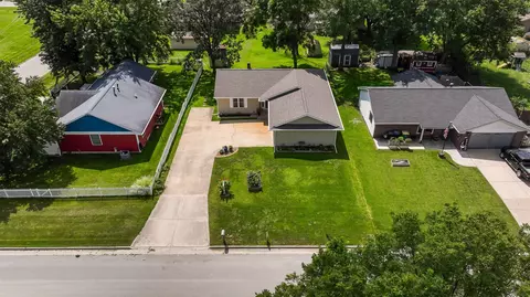 404 W Clanton St, Saint Charles, IA 50240