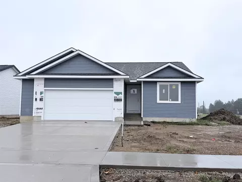 3184 Marigold Cir, Pella, IA 50219