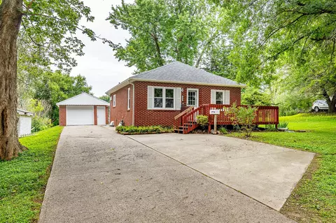 421 E Thornton Ave, Des Moines, IA 50315