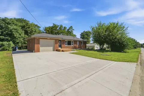 1410 E Sheridan Ave, Des Moines, IA 50316