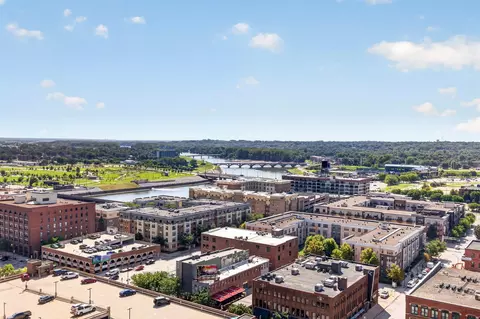 300 Walnut St #2002, Des Moines, IA 50309