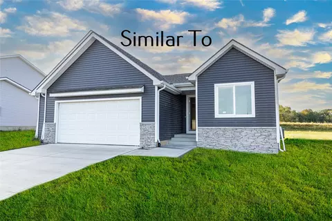 386 Burr Oak Blvd, Pleasant Hill, IA 50327