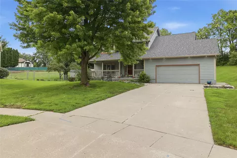 155 Orchard Ct, Pleasant Hill, IA 50327