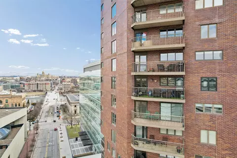 300 Walnut St #1509, Des Moines, IA 50309