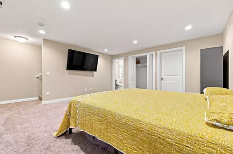 Bedroom - 206 SW Heritage Ln, Ankeny, IA 50023 photo 1 of 10