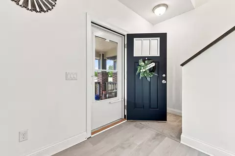 Entry Way - 206 SW Heritage Ln, Ankeny, IA 50023 photo 1 of 4