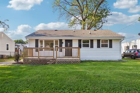 1916 Locust St, West Des Moines, IA 50265