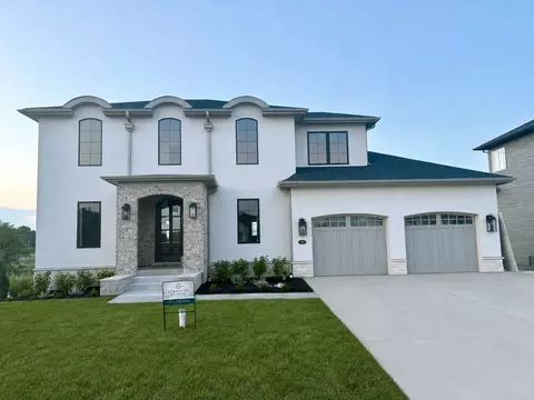 313 Emmett Ct, Norwalk, IA 50211