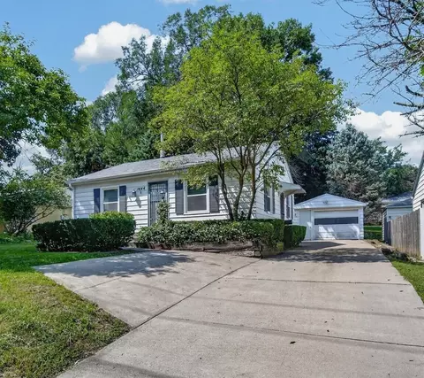 1444 63rd St, Windsor Heights, IA 50324