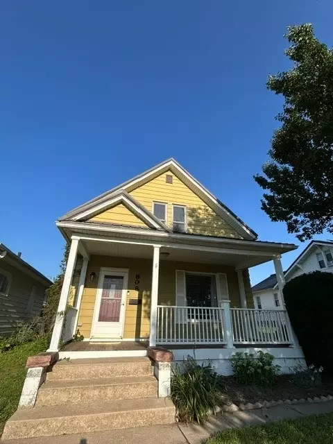 808 Harmon St, Tama, IA 52339