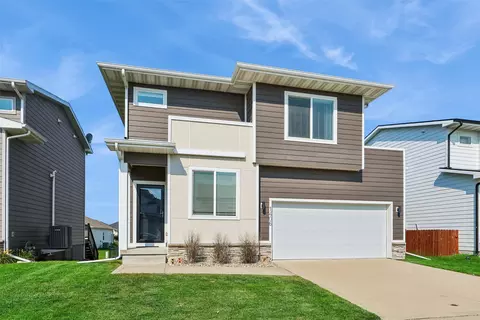 1406 NE Little Beaver Dr, Grimes, IA 50111