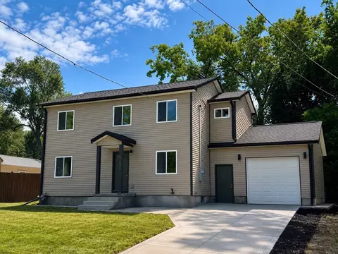 2400 Watrous Ave, Des Moines, IA 50321