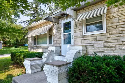 4901 SW 12th St, Des Moines, IA 50315