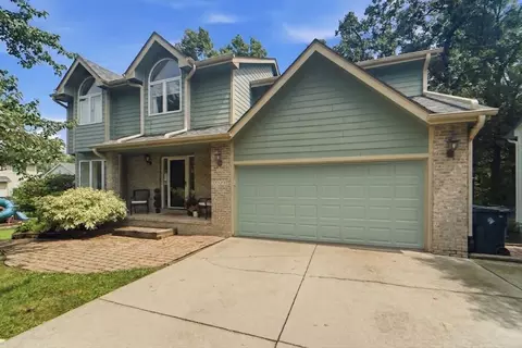 4829 64th St, Urbandale, IA 50322