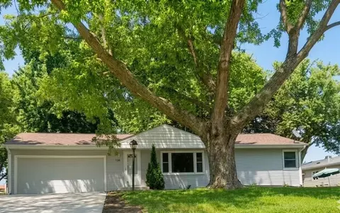 138 Greenfield Pkwy, Des Moines, IA 50320