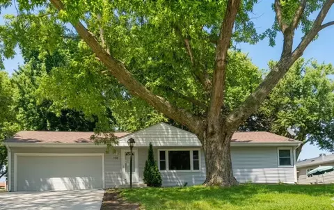 138 Greenfield Pkwy, Des Moines, IA 50320
