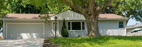 138 Greenfield Pkwy, Des Moines, IA 50320
